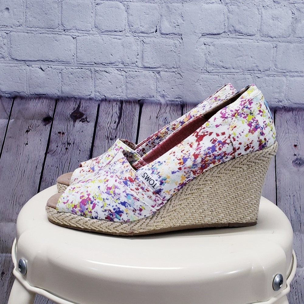 Tom's floral wedge espadrilles. Size 6.5.